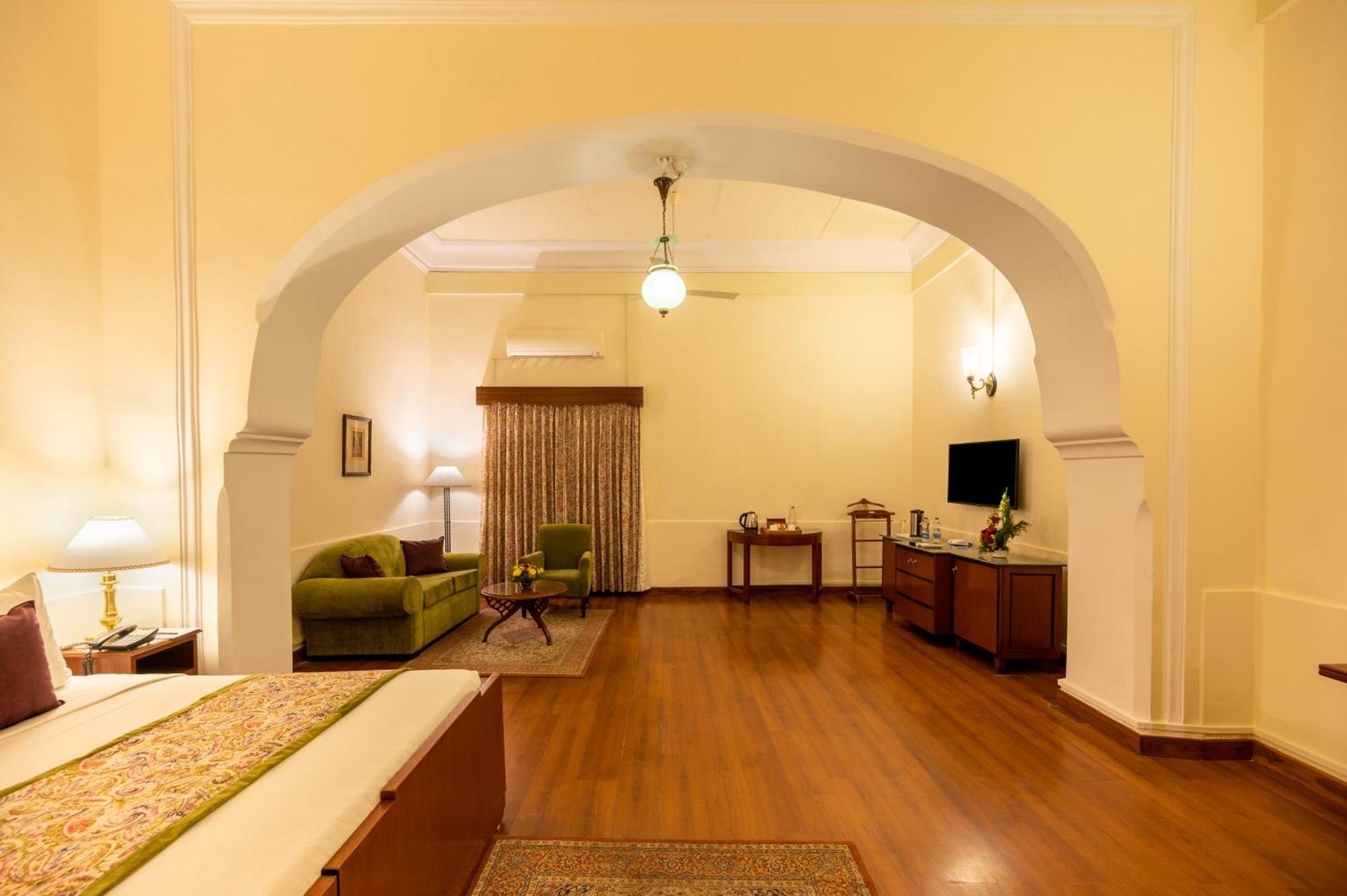 Umed Bhawan Palace, Kotah Екстер'єр фото