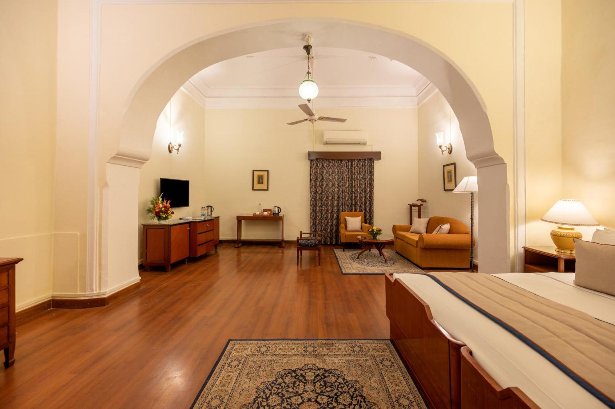 Umed Bhawan Palace, Kotah Екстер'єр фото