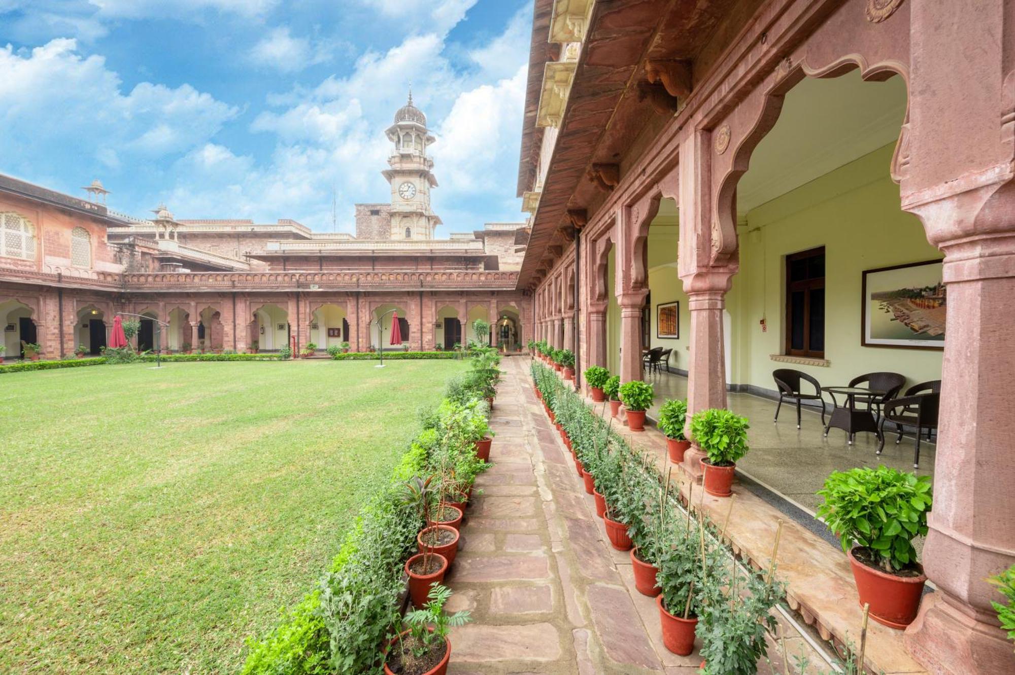 Umed Bhawan Palace, Kotah Екстер'єр фото